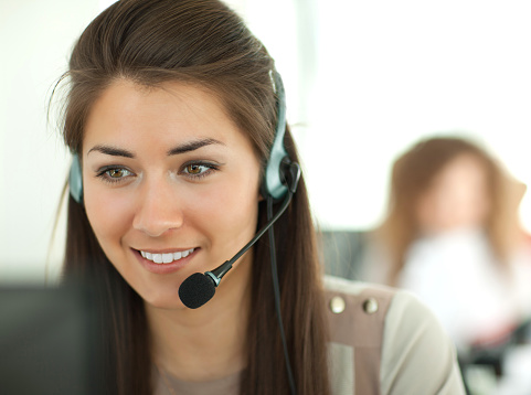 thinkstockphotos-506195444 customers