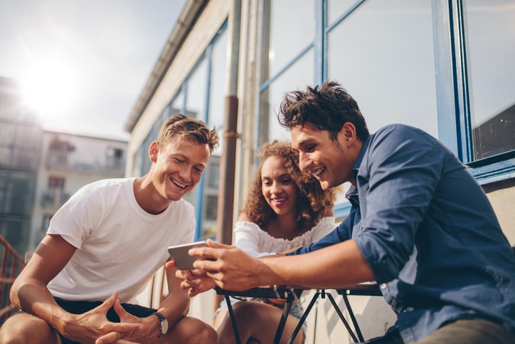 ThinkstockPhotos-599922122-min social media