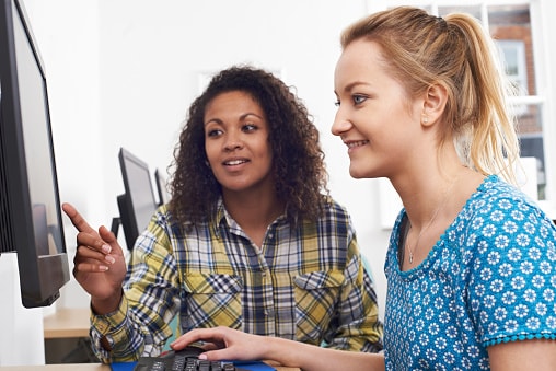 ThinkstockPhotos-624713098-min interns