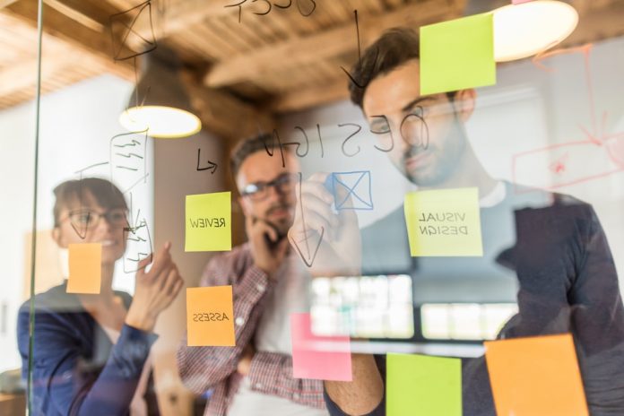 shutterstock_696061477-min business