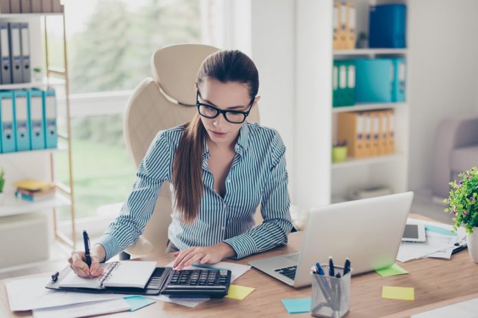 shutterstock_700414297-min business
