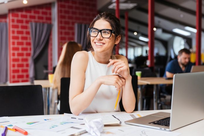 shutterstock_437021746-min business