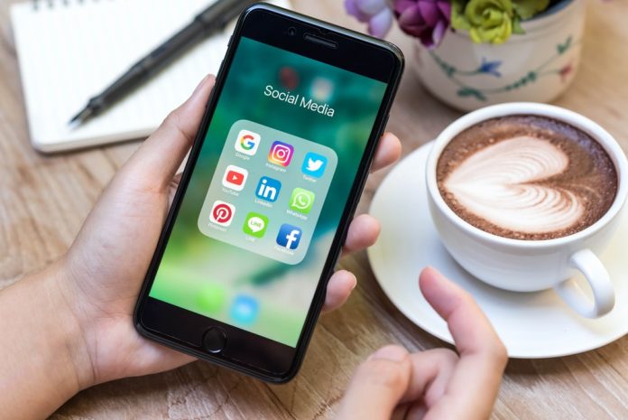 shutterstock_521165347-min your social media