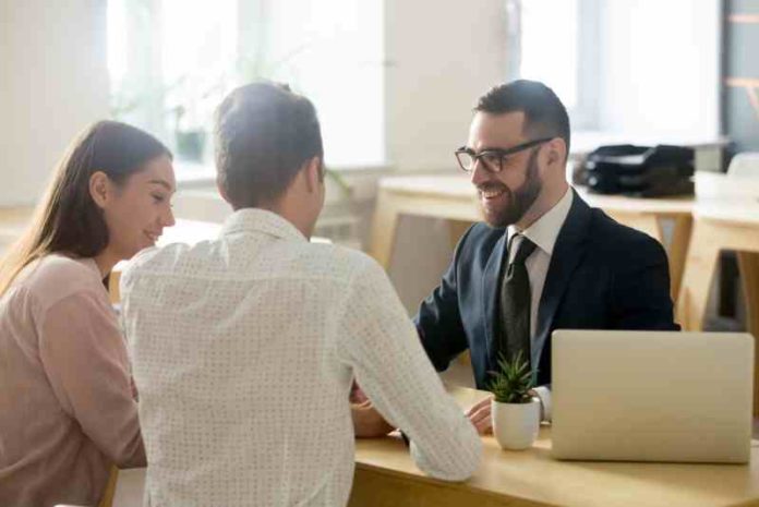shutterstock_1075401809 (1) line of credit