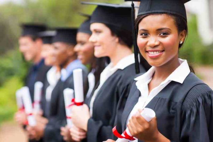 shutterstock_172074812 (1) grads