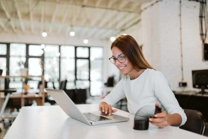 shutterstock_1157703793 (1) office