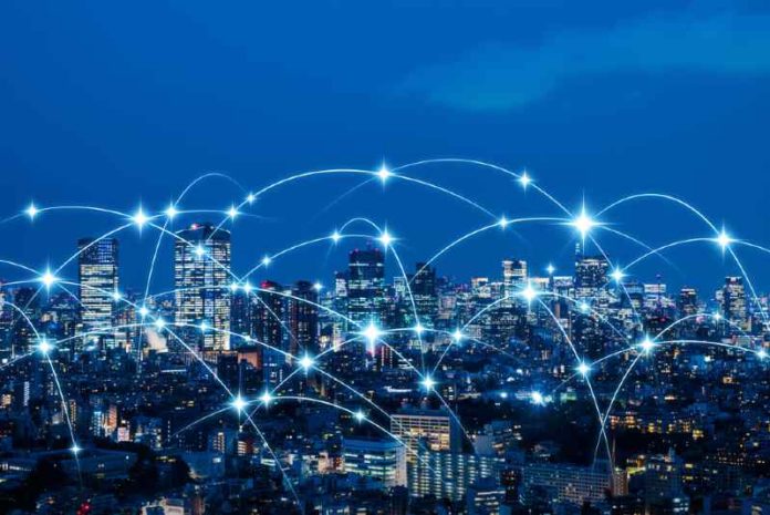 shutterstock_1007765257 (1) IoT