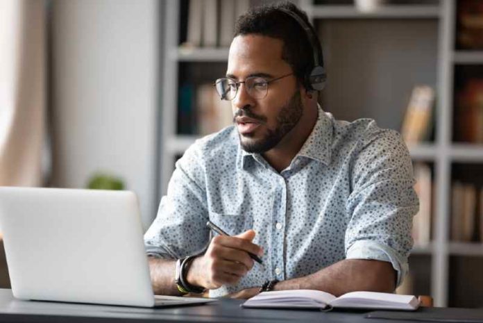 shutterstock_1626375430 (1) virtual assistants