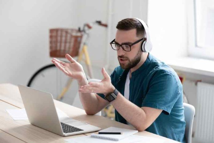 shutterstock_1653288229 (1) remote