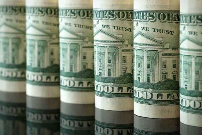 shutterstock_254160583 (1) cash
