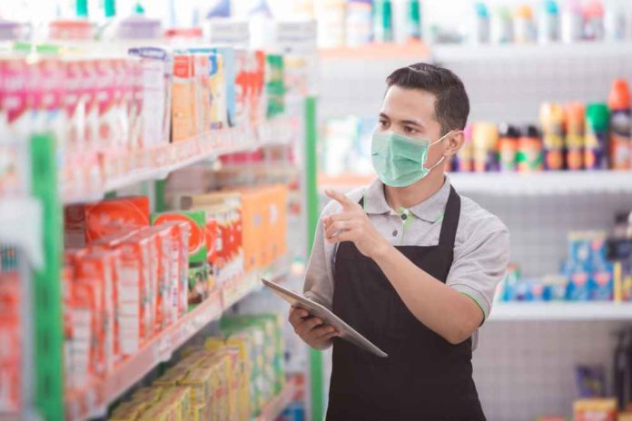 shutterstock_1701342232 (1) employee